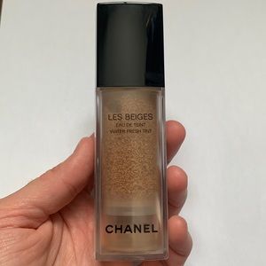 Chanel Les Beiges Water Fresh Tint Foundation/moisturizer Medium Light